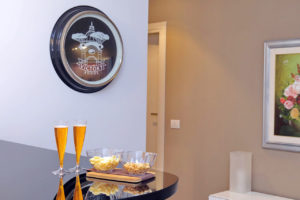 Ingresso e area living Victory Rooms Rome