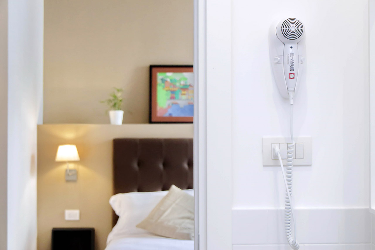 Dettaglio bagno camera Deluxe Victory Rooms Rome